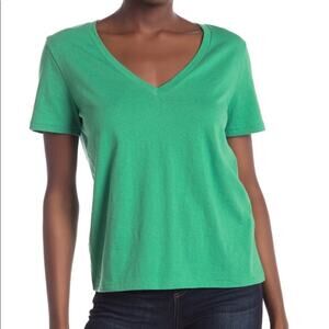 BP. Green V-Neck Short Sleeve T-Shirt Juniors Size XS New With Tags